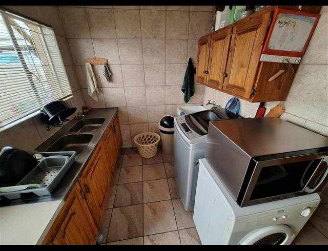 4 BEDROOM HOUSE FOR SALE IN VANDERBIJLPARK SE 7